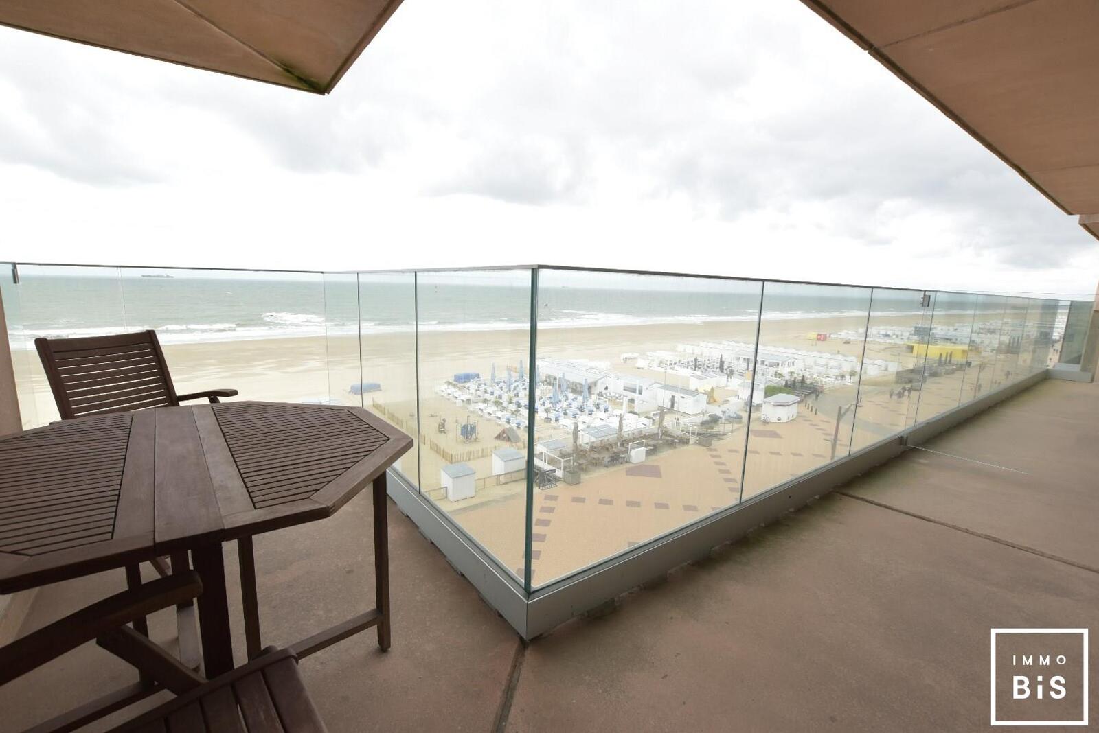 Bel appartement avec une vue frontale de mer et des grandes terrasses! 4