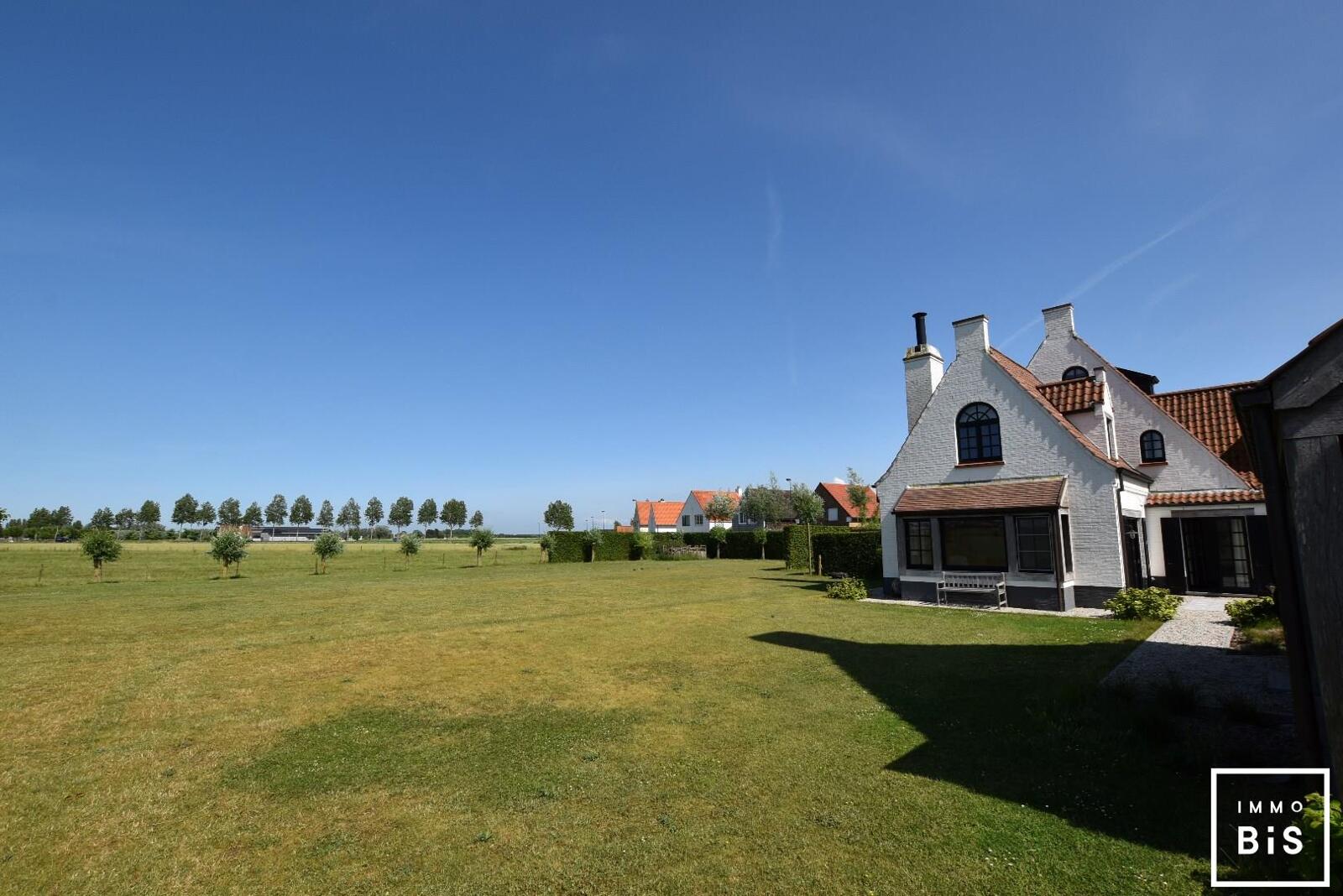 Villa op een perceel van 2.648 m2 met uniek panoramisch zicht op Knokse polders. 6