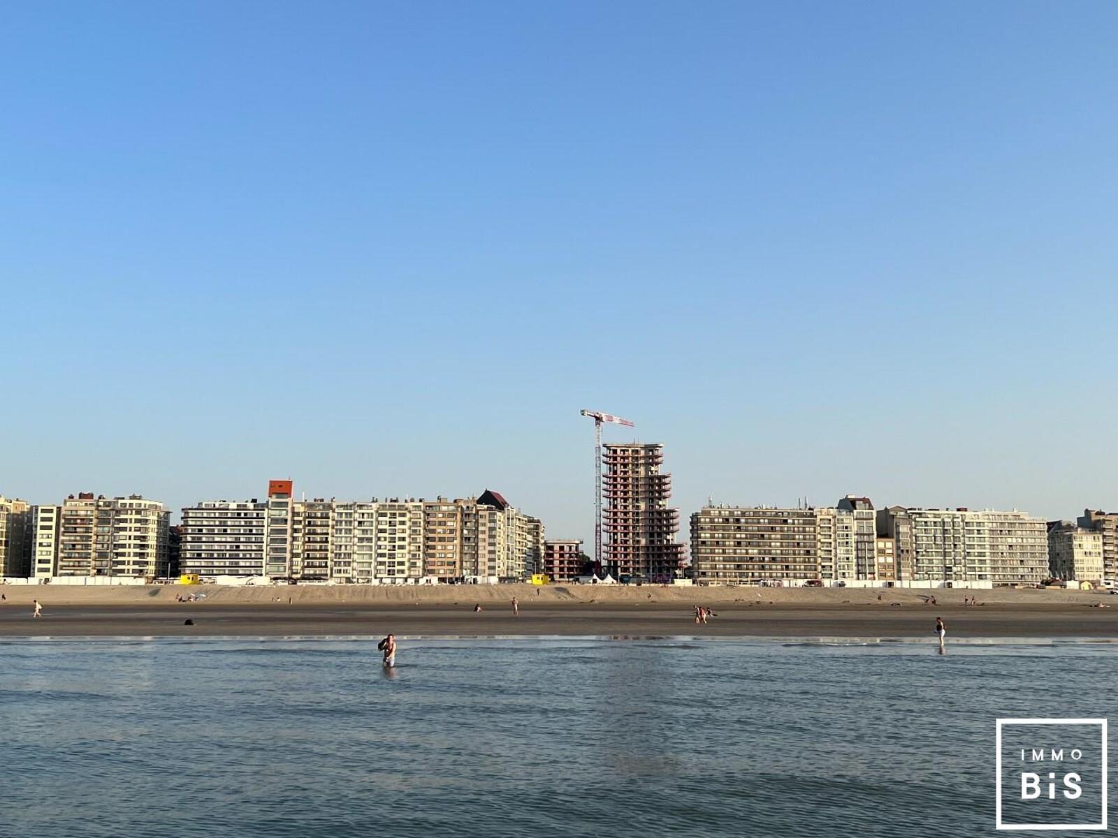 Heldentoren - Duplex genietend van een panoramisch zicht op het hinterland en de kust.  2