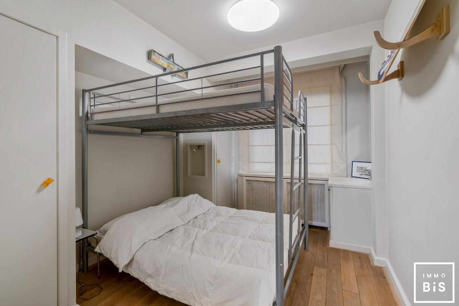 Uitstekend gelegen appartement met 3 slaapkamers in hartje Zoute op de Kustlaan aan de minigolf!  9
