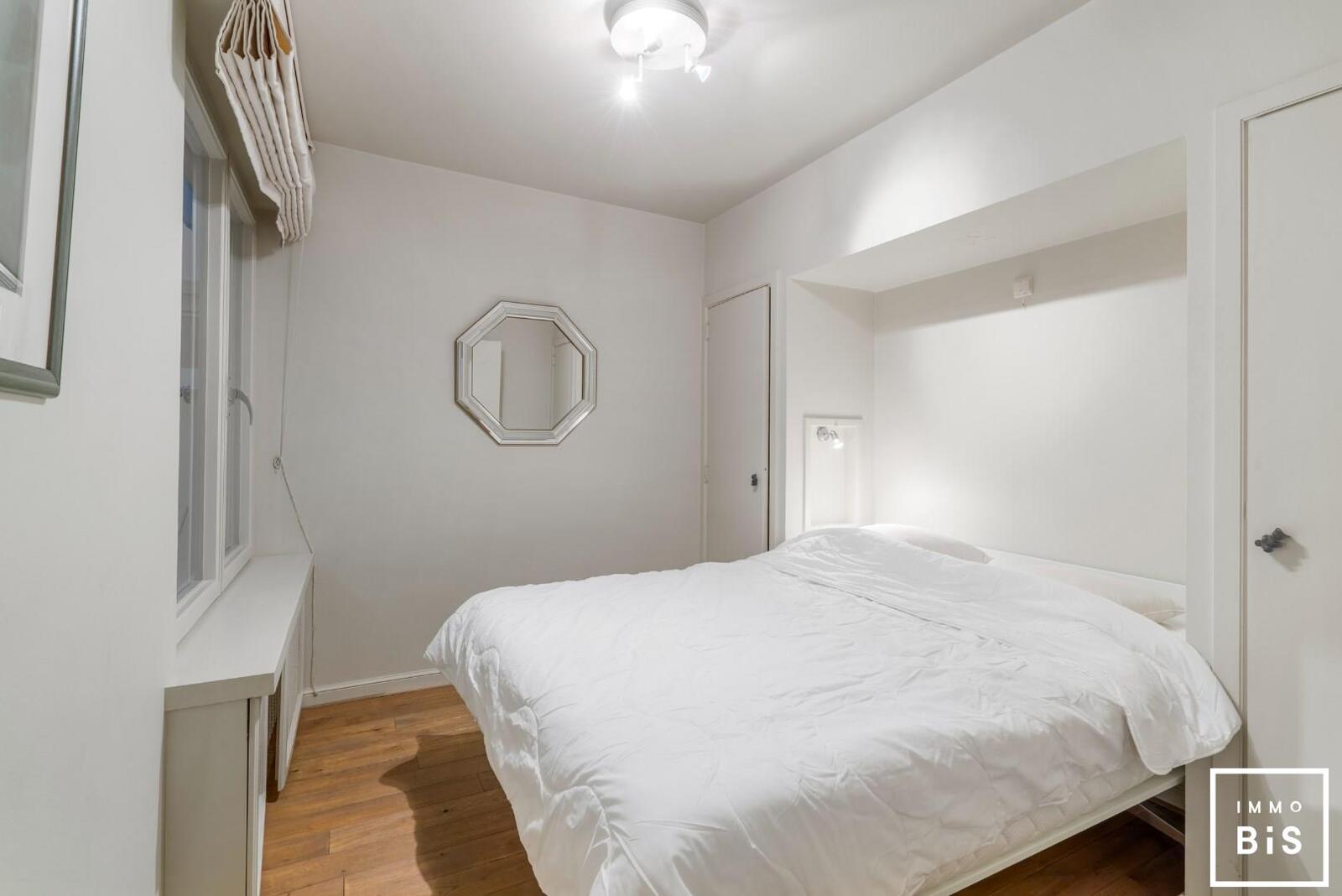 Uitstekend gelegen appartement met 3 slaapkamers in hartje Zoute op de Kustlaan aan de minigolf!  7
